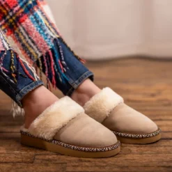 Minnetonka Women's Cerise Slide Slipper -Georgia Shoes Shop GUEST 1fdff2ae 4a23 4241 b927 eefc772d54a6