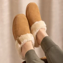 Minnetonka Women's Suede Camp Collar Scuff Slide Slippers 13 Minnetonka Women's Suede Camp Collar Scuff Slide Slippers -Georgia Shoes Shop GUEST 8c15c8ac 4c17 4dbd 9efd 0f193ca10e18