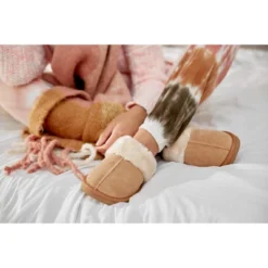 Minnetonka Women's Chesney Slide Slipper -Georgia Shoes Shop GUEST bd0f0f71 c96f 41af 8cb4 89a84e6cace2