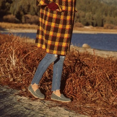 Minnetonka Women's Suede Tempe Loafer Slippers 7 Minnetonka Women's Suede Tempe Loafer Slippers - Image 5